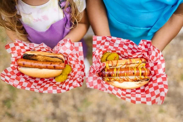 Red Ruby Hotdogs Salute Firework